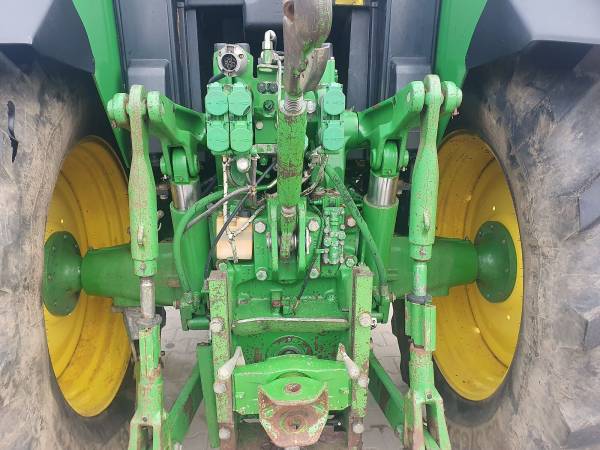 Трактор John Deere 6910 (2001)