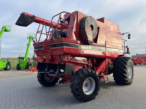 Комбайн Case IH 2388 Axial-Flow X-Clusive (2004)