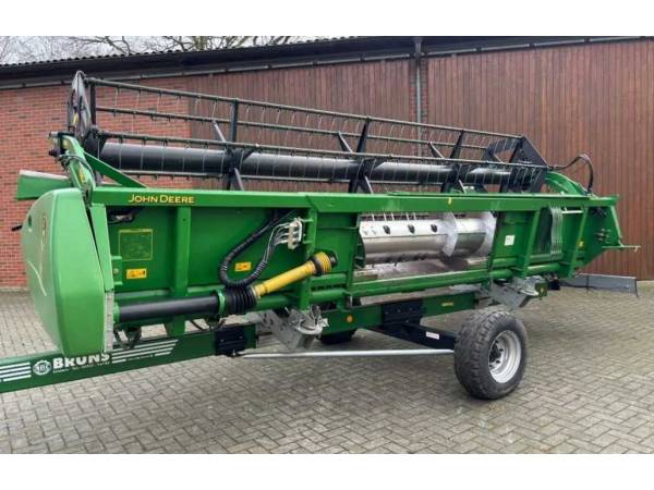 Комбайн John Deere W540 (2012)
