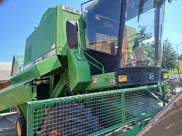 Комбайн John Deere 1075 (1984)
