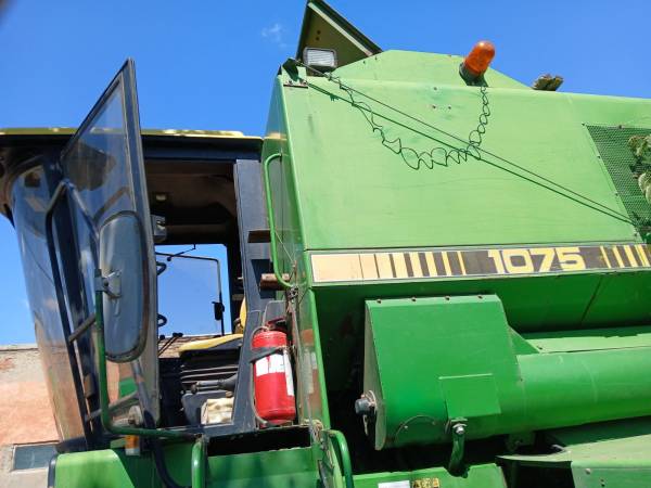 Комбайн John Deere 1075 (1984)