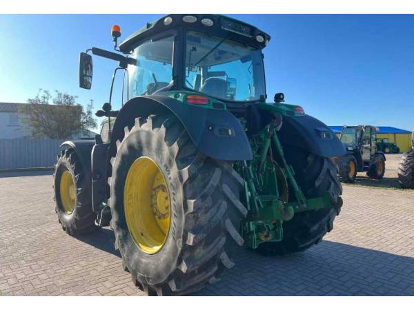 Трактор John Deere 6215R (2015)