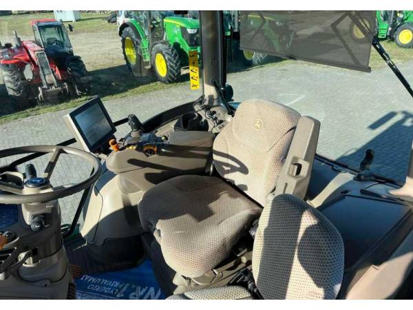 Трактор John Deere 6215R (2015)