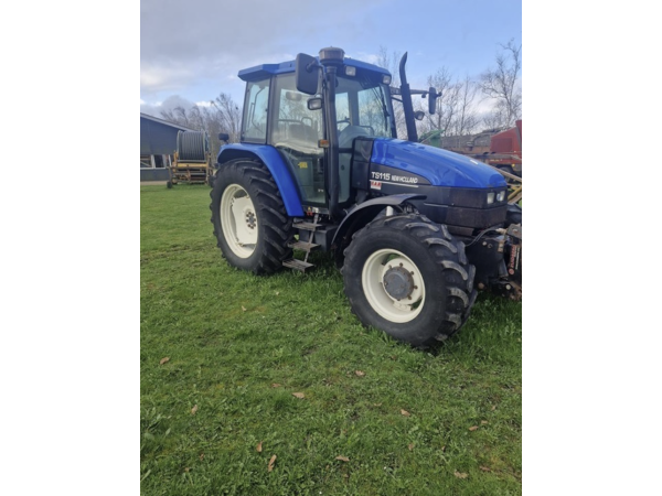 Трактор New Holland TS115
