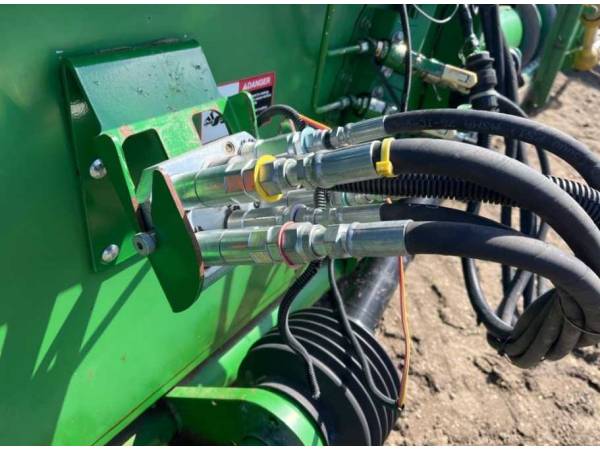 Жниварка John Deere 930F (2002)