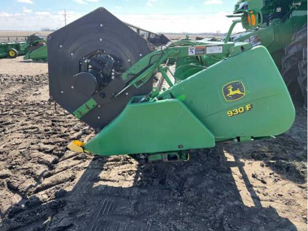 Жниварка John Deere 930F (2002)