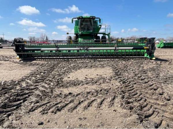 Жниварка John Deere 930F (2002)