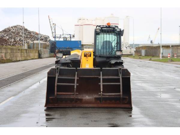 Телескопічний навантажувач JCB 541-70 Agri (2019)