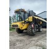 Комбайн New Holland CX6090