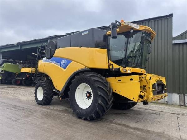 Комбайн New Holland CR 9070 (2011)