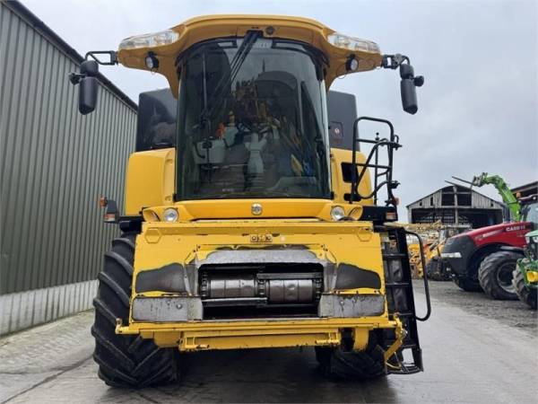 Комбайн New Holland CR 9070 (2011)