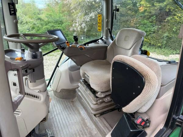 Трактор John Deere 6215R (2020)