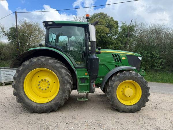 Трактор John Deere 6215R (2020)