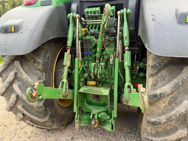 Трактор John Deere 6215R (2020)