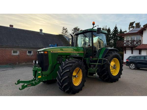 Трактор John Deere 8200 (1997)