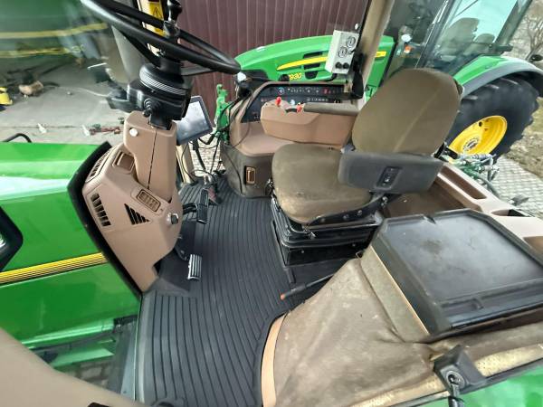 Трактор John Deere 8200 (1997)