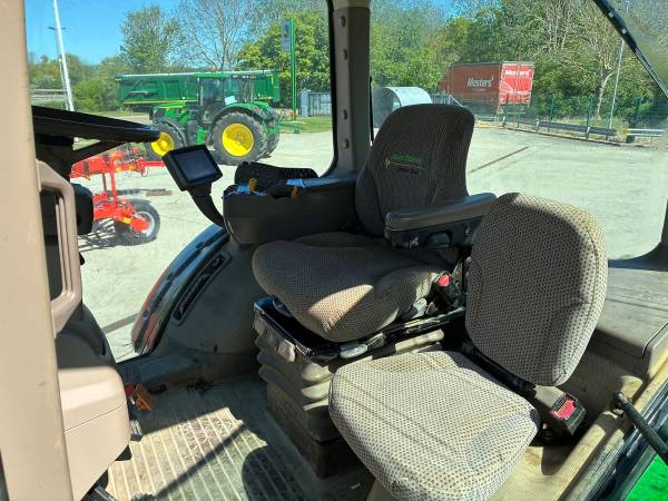 Трактор John Deere 8310 R (2012)
