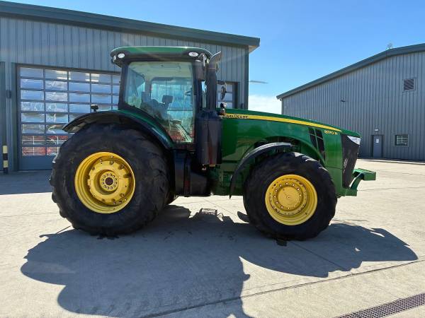 Трактор John Deere 8310 R (2012)