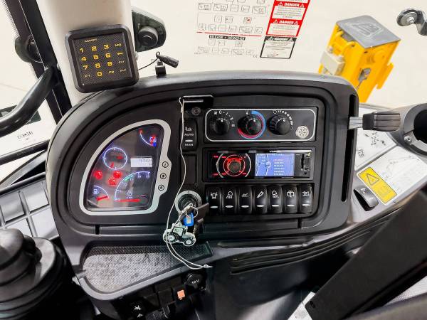 Екскаватор-навантажувач JCB 3CX (2018)