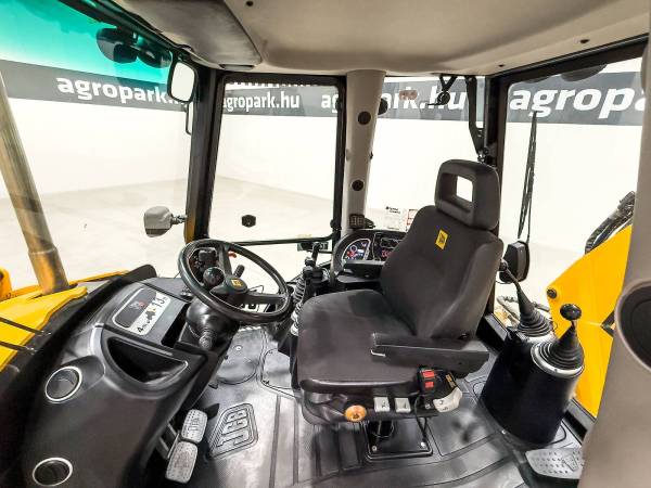 Екскаватор-навантажувач JCB 3CX (2018)