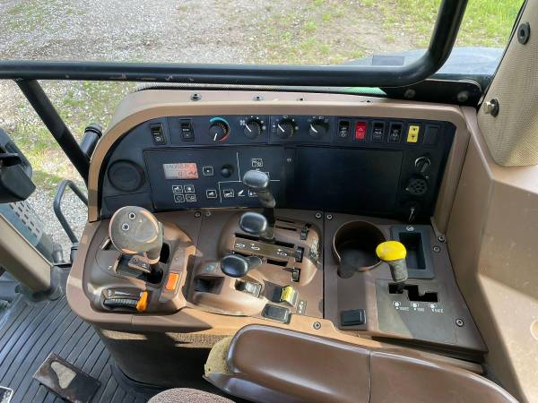 Трактор John Deere 7820 (2004)
