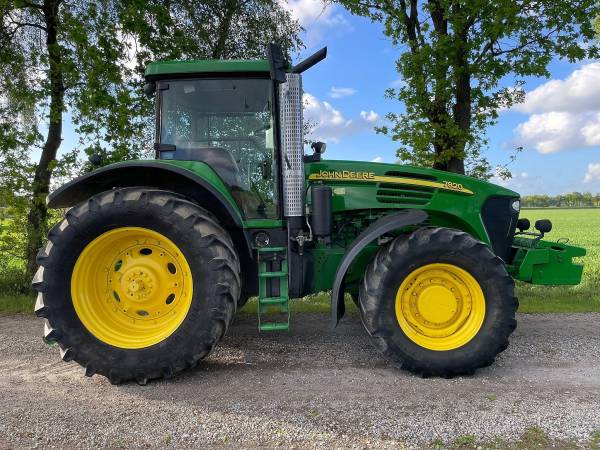 Трактор John Deere 7820 (2004)