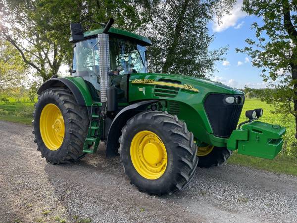 Трактор John Deere 7820 (2004)