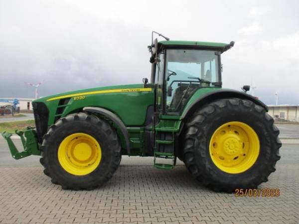 Трактор John Deere 8330 (2006)