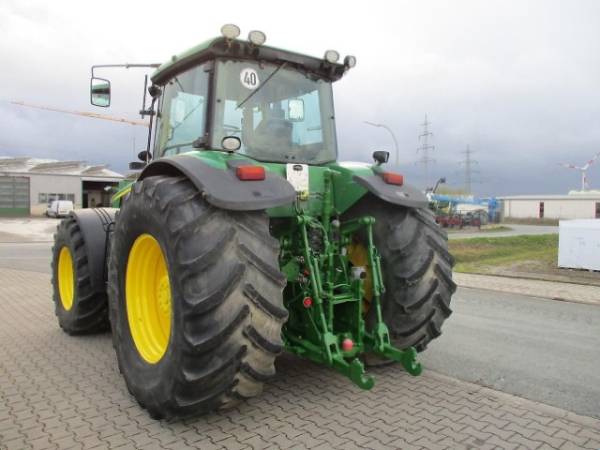 Трактор John Deere 8330 (2006)