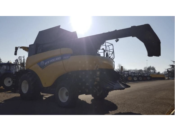 Комбайн New Holland CR 8.90 (2016)