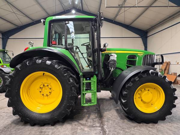 Трактор John Deere 6930 Premium (2008)