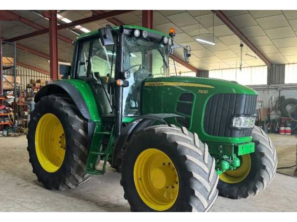 Трактор John Deere 7530 (2011)