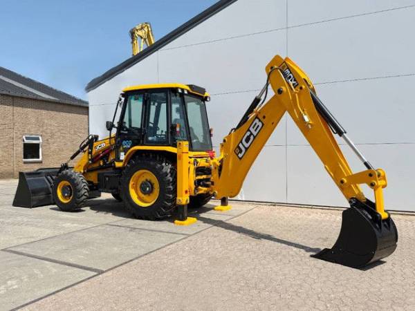 Экскаватор-погрузчик JCB 3DX (2026)