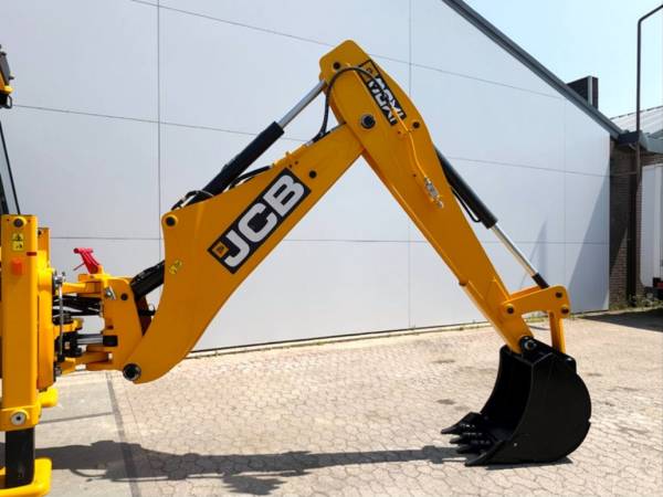 Экскаватор-погрузчик JCB 3DX (2026)