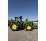 Трактор John Deere 8300
