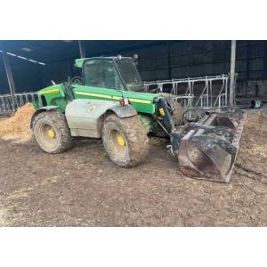 Телескопічний навантажувач John Deere 3220 (2005)