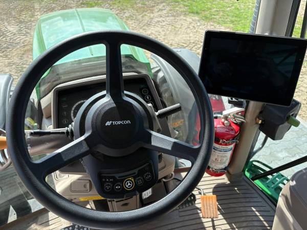 Трактор John Deere 6150M (2013)