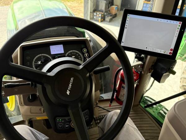 Трактор John Deere 6150M (2013)