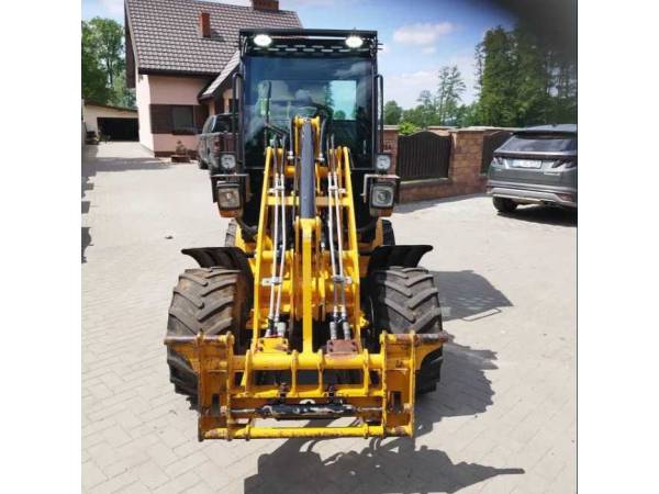 Міні-навантажувач CRX 810 (2023)