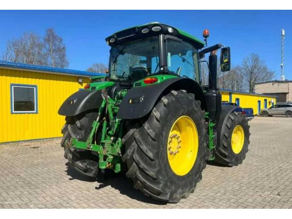 Трактор John Deere 6215 R (2015)