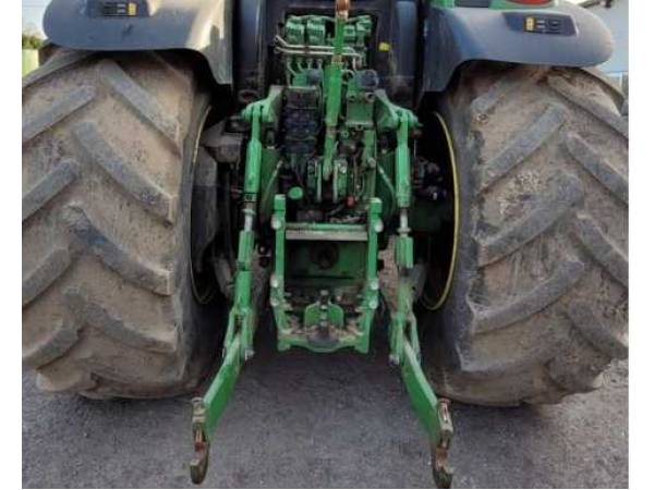 Трактор John Deere 6215R (2015)
