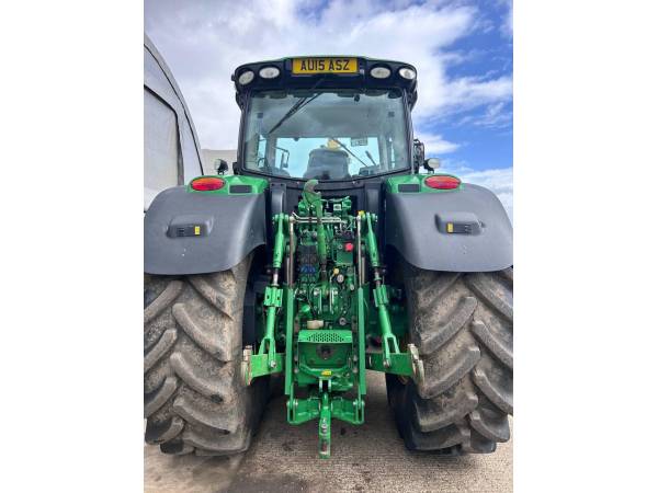 Трактор John Deere 6215R (2015)