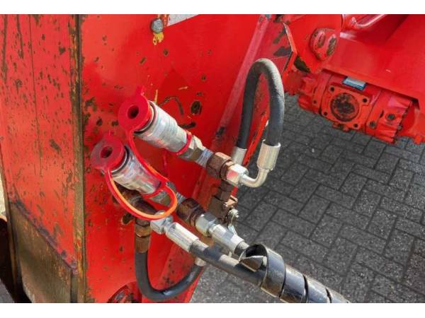 Навантажувач Manitou MLT 627 (1999)