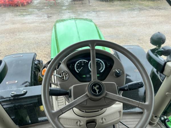 Трактор John Deere 6215R (2018)