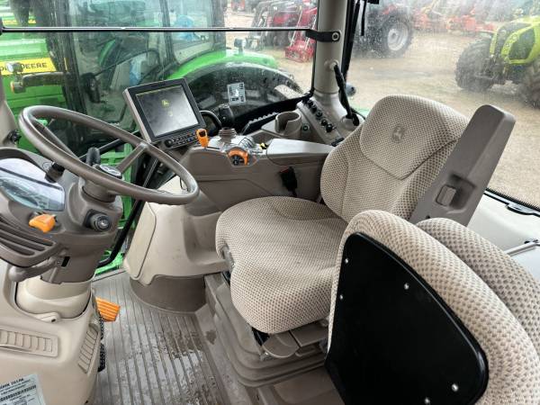 Трактор John Deere 6215R (2018)