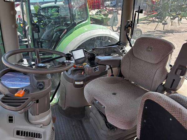 Трактор John Deere 6210R (2013)
