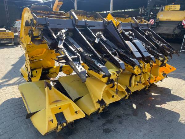 Жниварка кукурудзяна New Holland MF 880 W (2004)