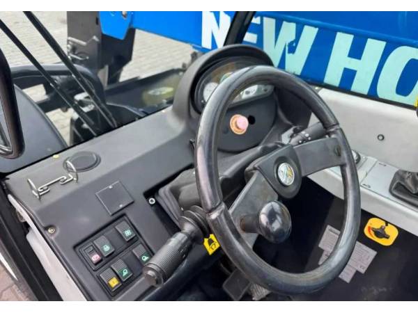 Навантажувач New Holland LM 5020 (2011)