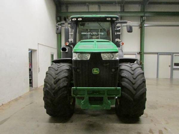Трактор John Deere 8310R (2012)