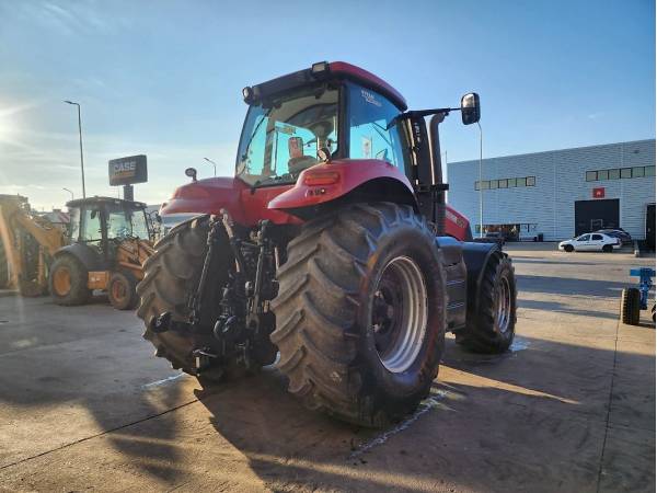 Трактор Case IH Magnum 340 (2011)